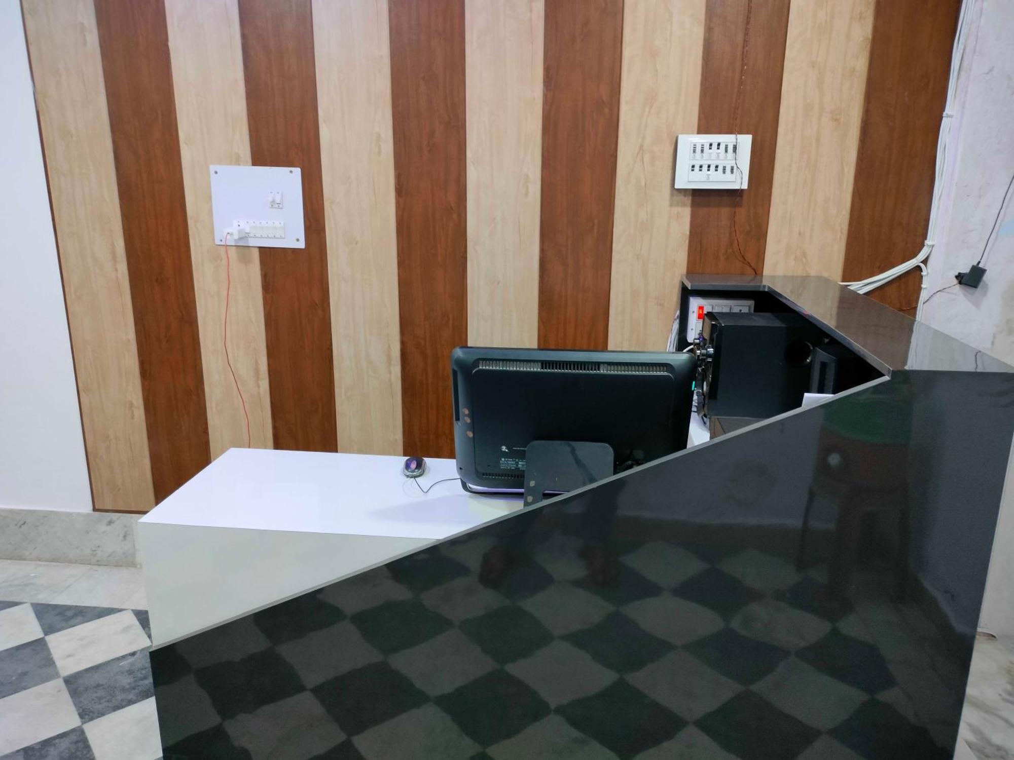 Oyo Palace Hotel Rohtak ภายนอก รูปภาพ