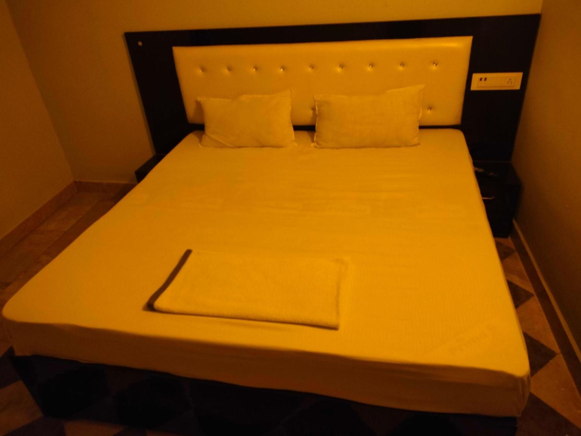 Oyo Palace Hotel Rohtak ภายนอก รูปภาพ